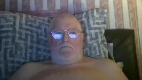 eketman1964 online show from February 2026 11:37:01 PM