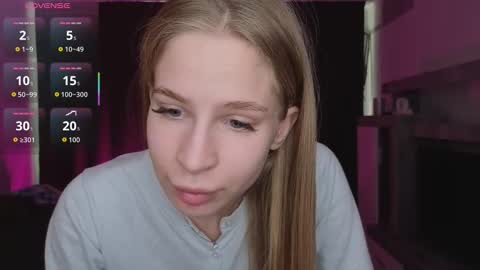 Snapshot of el1s_evans chatting on March 2026 11:04:01 AM please read my bio there is information about private shows and about my personality online show from March 2026 11:04:01 AM