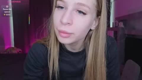 Snapshot of el1s_evans chatting on March 2026 11:02:01 AM please read my bio there is information about private shows and about my personality online show from March 2026 11:02:01 AM