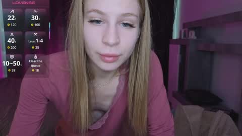 Snapshot of el1s_evans chatting on March 2026 10:59:01 AM please read my bio there is information about private shows and about my personality online show from March 2026 10:59:01 AM