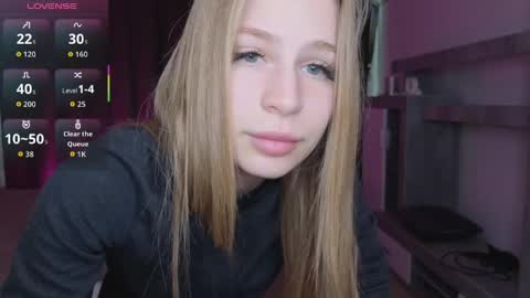 Snapshot of el1s_evans chatting on March 2026 10:59:01 AM please read my bio there is information about private shows and about my personality online show from March 2026 10:59:01 AM