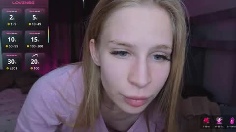 Snapshot of el1s_evans chatting on March 2026 11:10:02 AM please read my bio there is information about private shows and about my personality online show from March 2026 11:10:02 AM