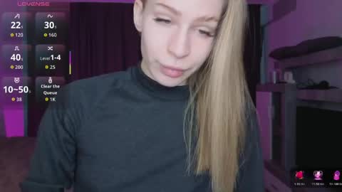 Snapshot of el1s_evans chatting on April 2026 11:02:01 AM please read my bio there is information about private shows and about my personality online show from April 2026 11:02:01 AM