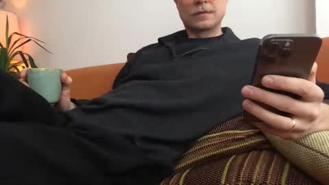 Snapshot of el_thunder chatting on February 2026 11:32:02 AM MrE online show from February 2026 11:32:02 AM