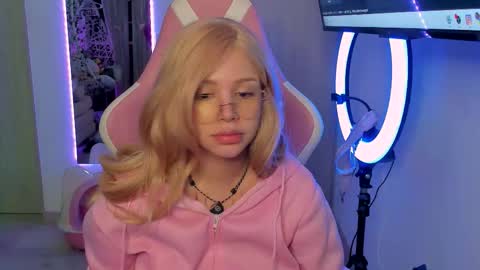 Ela online show from November 2025 06:02:01 AM