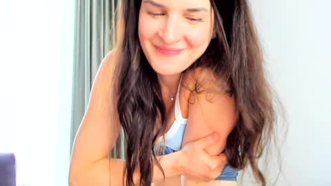 Ela online show from January 2025 12:23:01 PM