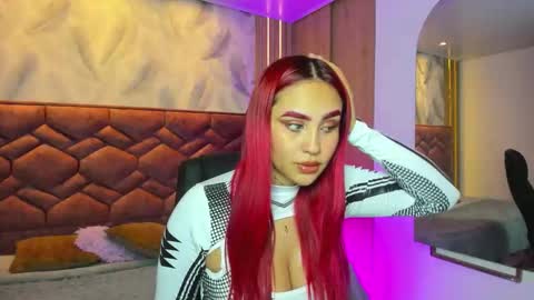 Snapshot of elaia_muller chatting on October 2025 08:31:01 PM Elaia online show from October 2025 08:31:01 PM