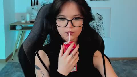 Your sweet girl online show from March 2025 07:36:01 PM