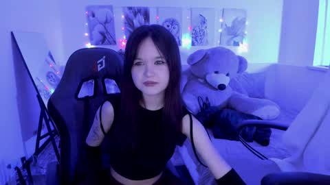 Snapshot of elainebeness chatting on April 2026 08:53:02 PM Your sweet girl online show from April 2026 08:53:02 PM