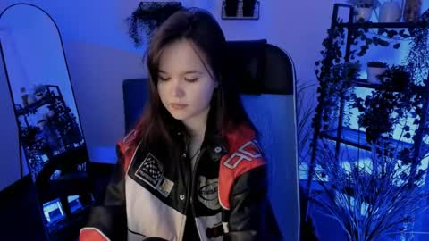 Snapshot of elainebeness chatting on April 2026 10:43:02 PM Your sweet girl online show from April 2026 10:43:02 PM