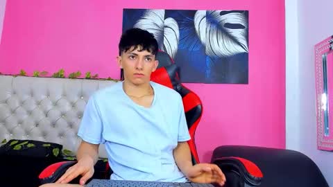 Elan Giralon online show from November 2025 11:03:01 PM