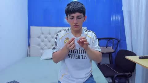 Elan Giralon online show from June 2026 09:39:01 PM