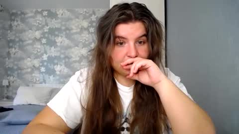 Snapshot of elanis_blair chatting on April 2026 12:50:01 PM Elanis online show from April 2026 12:50:01 PM