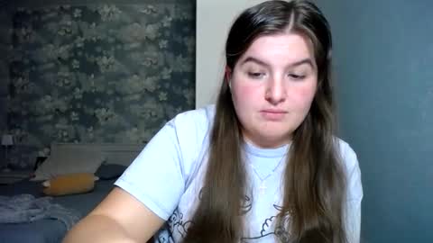 Snapshot of elanis_blair chatting on April 2026 06:01:01 PM Elanis online show from April 2026 06:01:01 PM