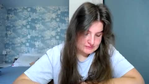 Snapshot of elanis_blair chatting on April 2026 09:19:02 AM Elanis online show from April 2026 09:19:02 AM