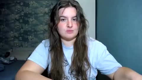 Snapshot of elanis_blair chatting on May 2026 12:07:01 AM Elanis online show from May 2026 12:07:01 AM