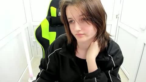 Evie online show from April 2026 06:47:02 AM