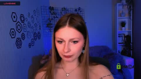 Snapshot of elara_night1 chatting on April 2026 06:11:01 AM Elara online show from April 2026 06:11:01 AM