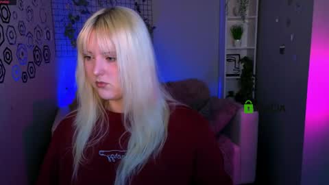 Snapshot of elara_night1 chatting on April 2026 09:36:02 AM Elara online show from April 2026 09:36:02 AM