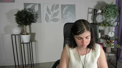 Snapshot of elara_starfall chatting on June 2026 05:35:01 AM Marta online show from June 2026 05:35:01 AM