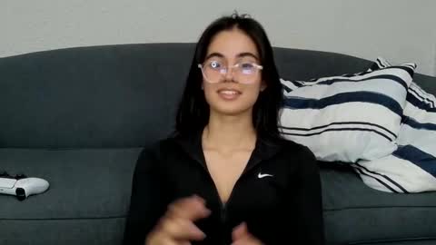 Snapshot of elarahayes chatting on April 2026 04:23:01 PM Elara Hayes online show from April 2026 04:23:01 PM