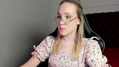 elaravoltage online show from March 2026 11:13:01 AM