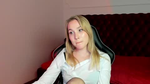 elaravoltage online show from May 2026 05:10:02 PM