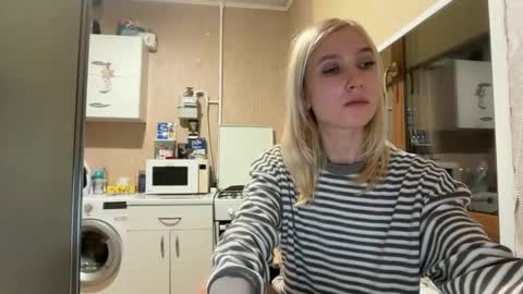 elarawhitmore online show from February 2026 05:47:02 PM