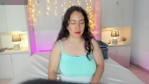 elarey_ online show from April 2026 12:01:01 PM
