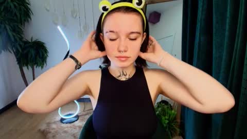 elastikiss online show from November 2025 02:33:02 AM