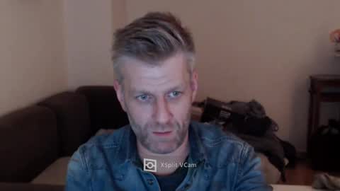 Snapshot of elculiador2207 chatting on December 2024 03:43:01 AM Timm online show from December 2024 03:43:01 AM