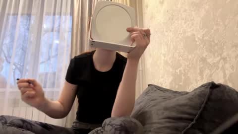 Snapshot of eleanorabouwens chatting on April 2026 03:20:02 PM Lois online show from April 2026 03:20:02 PM