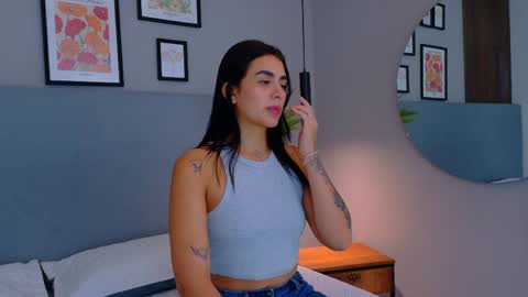 Snapshot of electrascot chatting on April 2026 11:43:01 AM ELECTRA online show from April 2026 11:43:01 AM