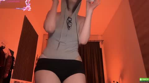 Snapshot of electric_woman chatting on April 2026 07:00:01 PM Aleksa online show from April 2026 07:00:01 PM