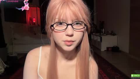 Snapshot of electric_woman chatting on April 2026 06:07:01 PM Aleksa online show from April 2026 06:07:01 PM