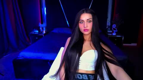 elegant_mysterious online show from September 2025 08:19:01 PM