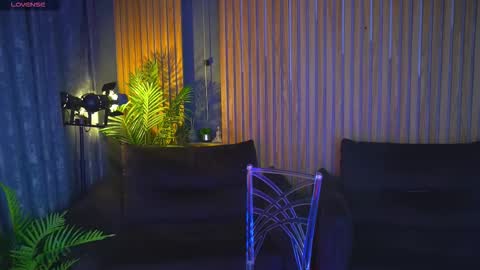 elegant_mysterious online show from March 2026 10:47:01 PM