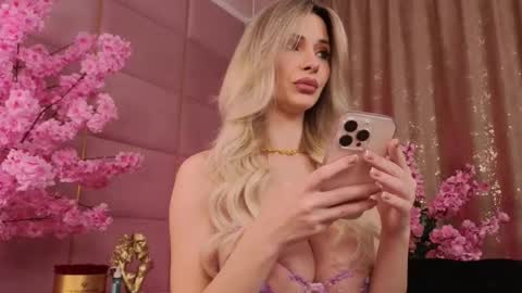 Eleine online show from November 2025 09:26:02 PM