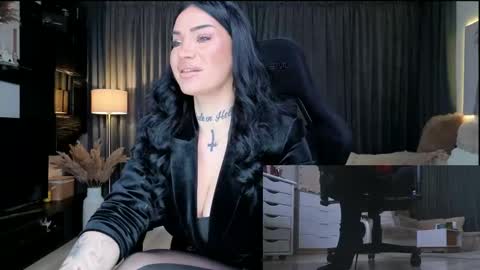 Snapshot of elektravelvet chatting on March 2026 07:11:02 AM ElektraSheDemon online show from March 2026 07:11:02 AM