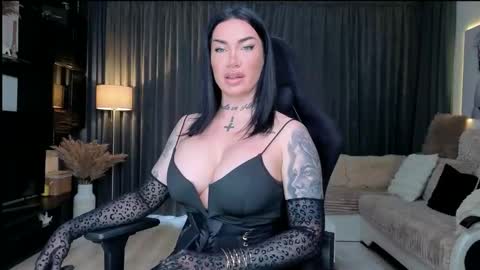 Snapshot of elektravelvet chatting on April 2026 07:22:01 AM ElektraSheDemon online show from April 2026 07:22:01 AM