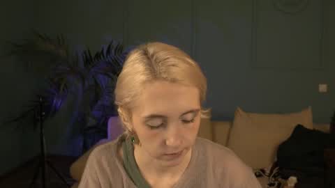 Snapshot of elen__moore chatting on April 2026 05:49:02 AM Elen online show from April 2026 05:49:02 AM