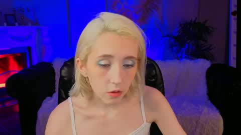 Snapshot of elen__moore chatting on April 2026 05:12:02 AM Elen online show from April 2026 05:12:02 AM