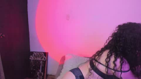 Snapshot of elena_lust chatting on November 2025 05:40:01 AM Elena online show from November 2025 05:40:01 AM