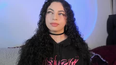 Snapshot of elena_lust chatting on December 2025 07:39:01 AM Elena online show from December 2025 07:39:01 AM