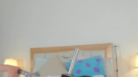 Snapshot of elena_mature chatting on November 2025 06:52:01 PM Elena online show from November 2025 06:52:01 PM