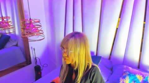 Snapshot of elena_mature chatting on July 2026 07:06:02 PM Elena online show from July 2026 07:06:02 PM