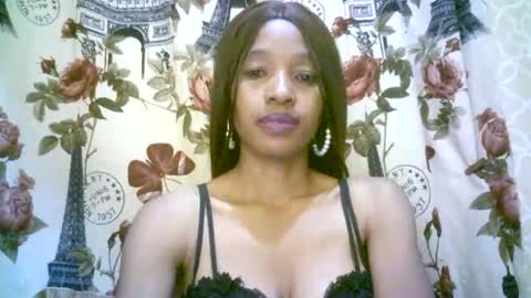 elenah013 online show from November 2025 06:05:02 AM