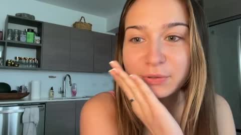 Snapshot of elenahere4u chatting on June 2026 03:25:01 PM Elena online show from June 2026 03:25:01 PM