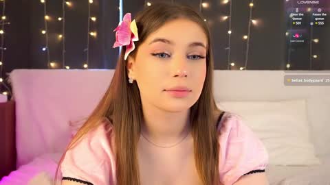 Snapshot of elenefrail chatting on February 2025 08:21:02 AM Isabella - streaming MondayTuesdayWednesdayFridaySaturdaySunday online show from February 2025 08:21:02 AM