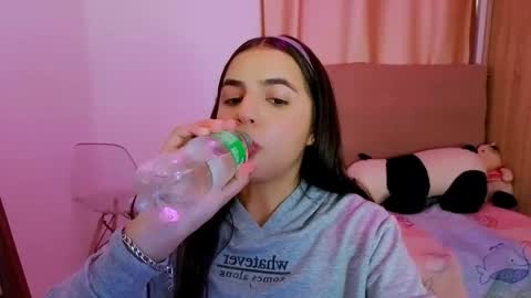 Snapshot of elenna_hotx chatting on April 2026 06:36:02 PM agnes online show from April 2026 06:36:02 PM